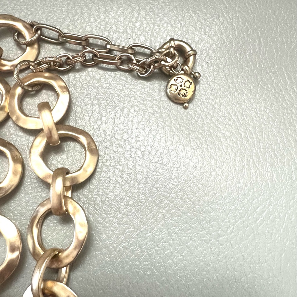 Chic Gold and Orange Pendant Necklace - Picture 3 of 4